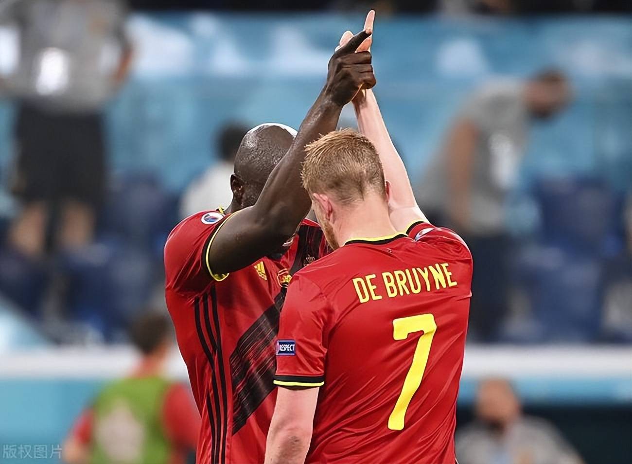 包含惊心动魄的一幕！欧预赛中发生了令人吃惊的事的词条