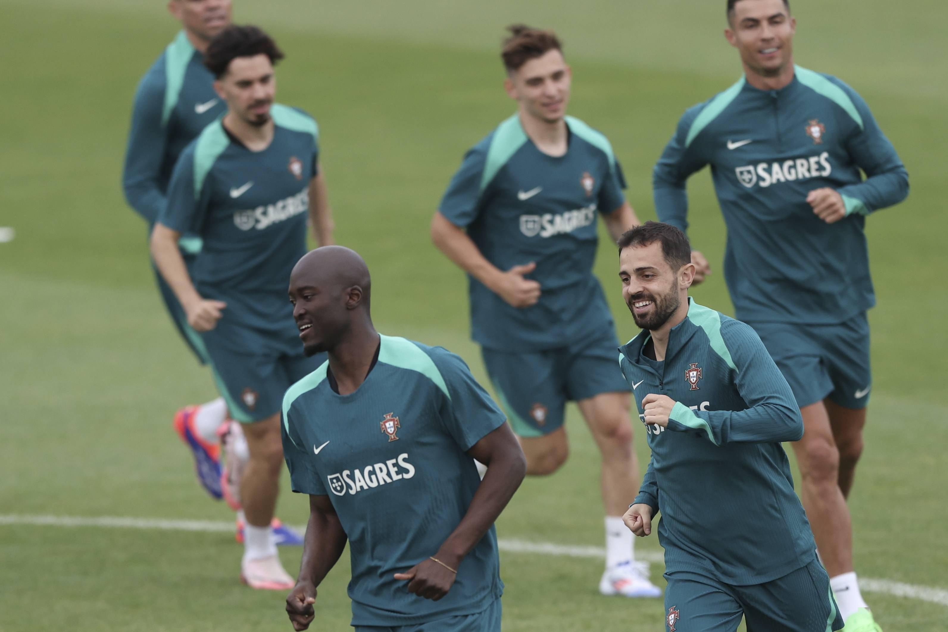 开云体育app-葡萄牙队在大赛中击败对手，晋级决赛阶段