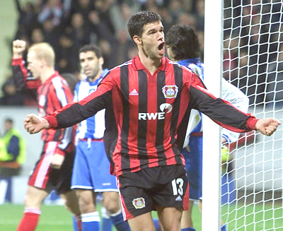 拉科鲁尼亚主场告捷，奠定主场优势的简单介绍