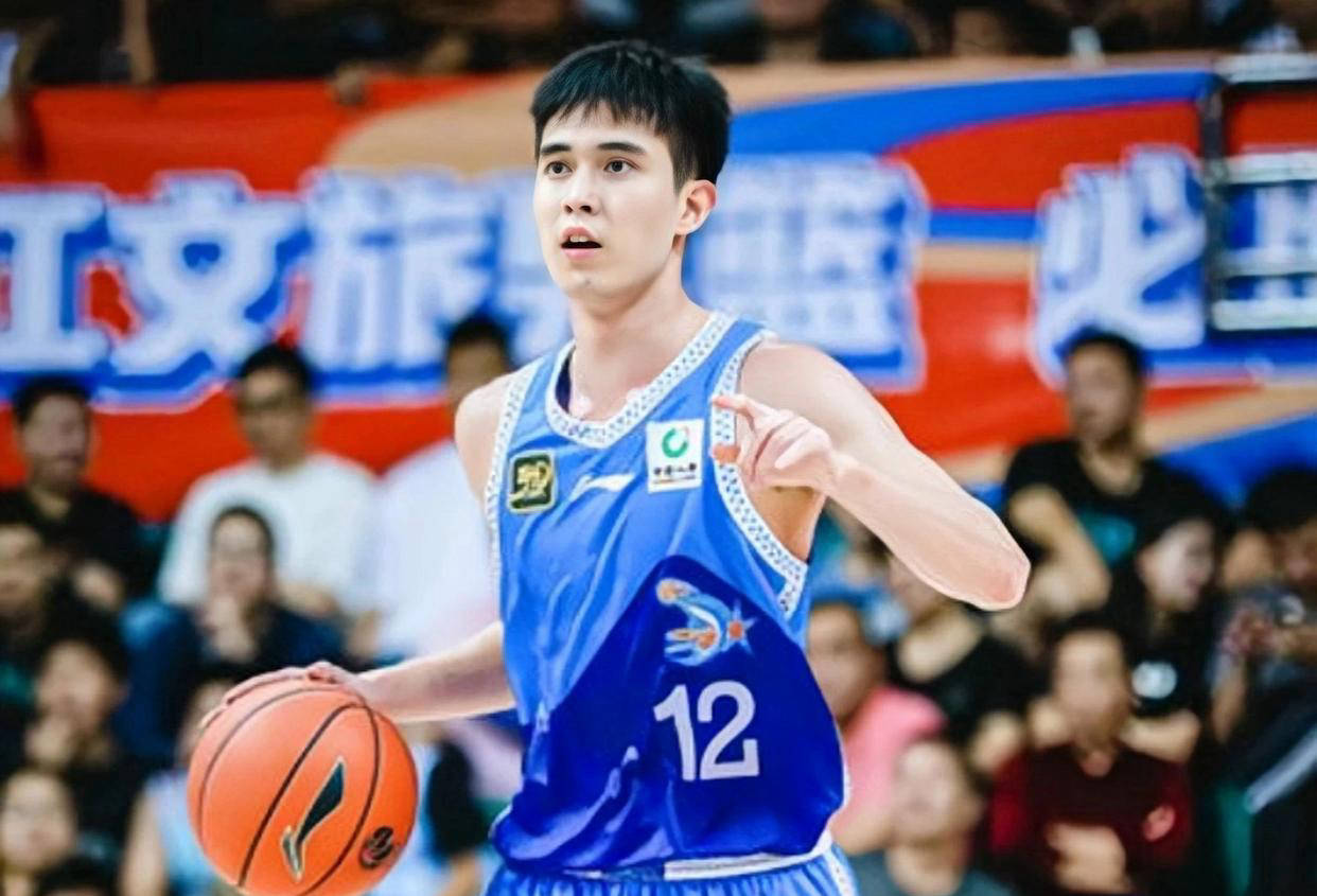 开云体育入口-福建男篮近期连败，球队面临困境