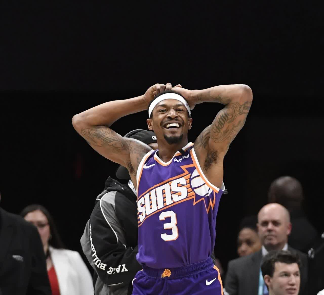 太阳在客场取胜，横扫篮网雄鹿