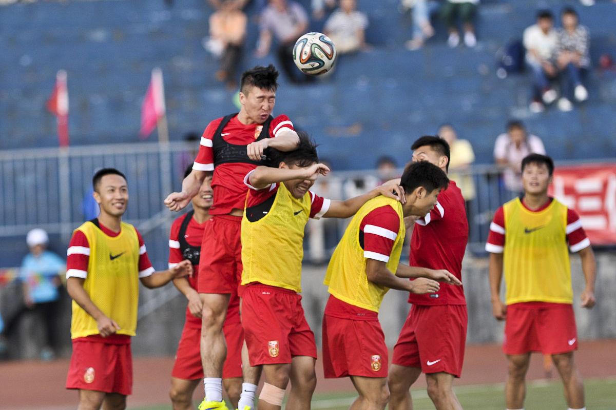 包含中国足球联赛球队为下场比赛全力备战的词条