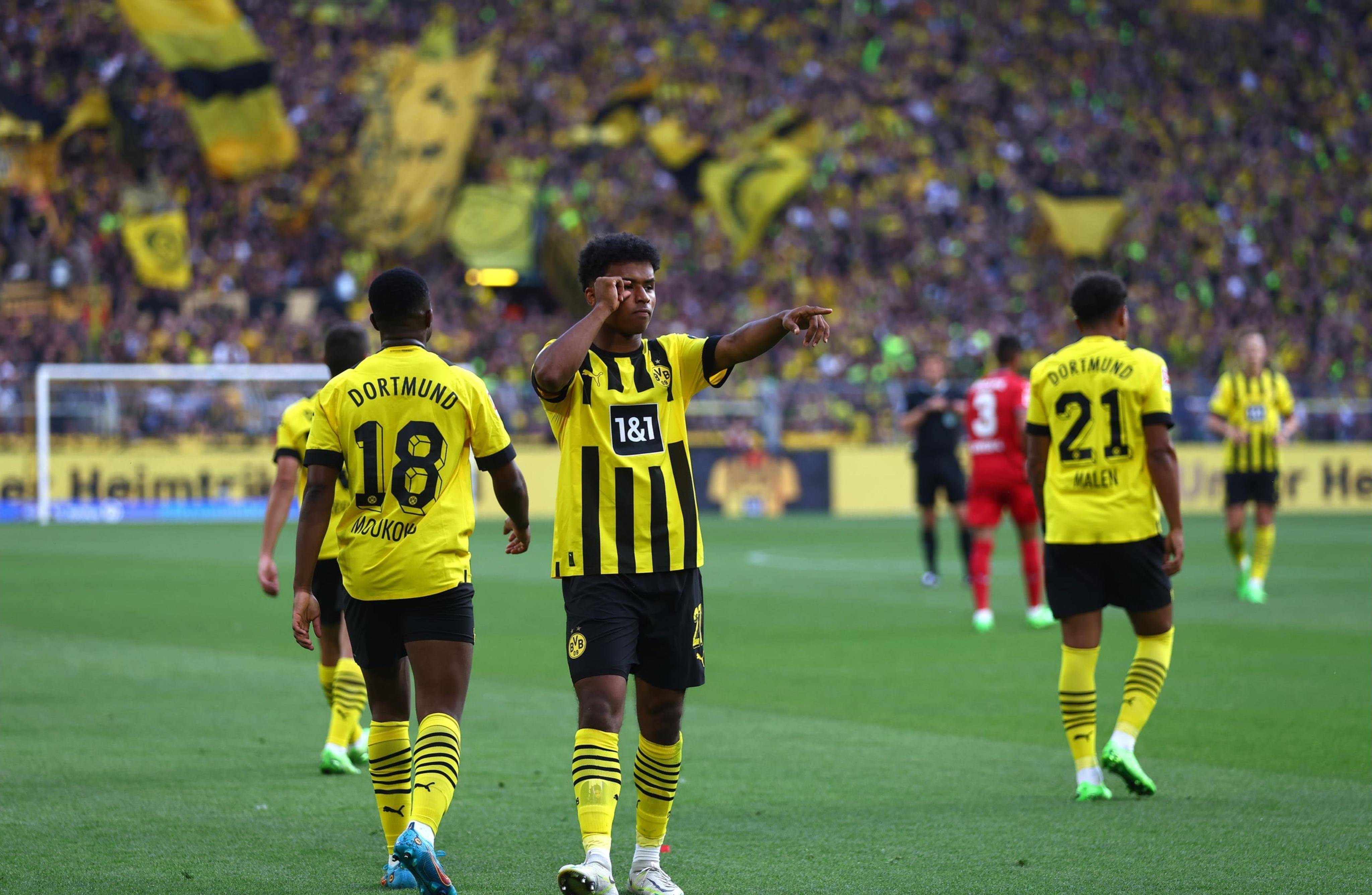 关于切尔西主场取胜，保持追赶集团态势的信息