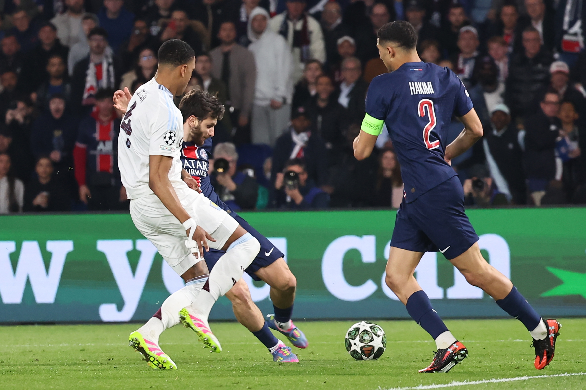 欧国冠军联赛决赛：曼城与巴黎圣日耳曼将争夺桂冠