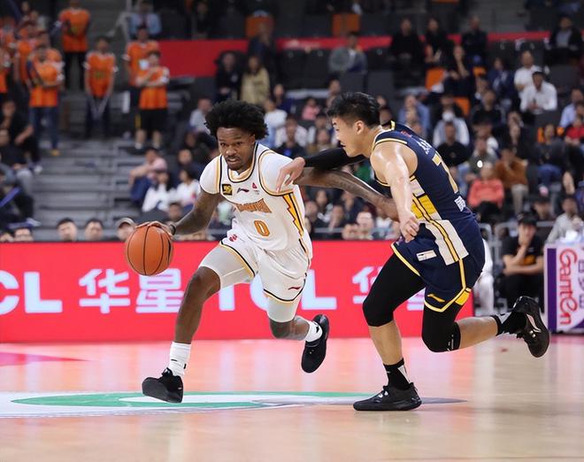 精彩对决！广东队与山西队上演激烈比赛