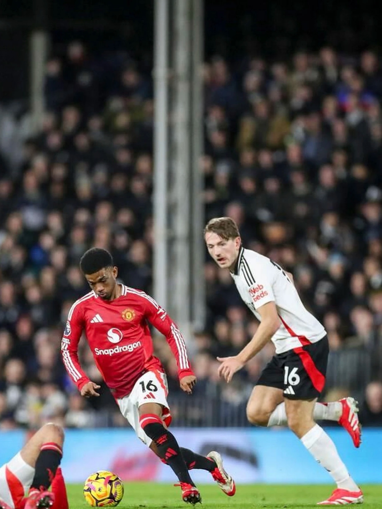 富勒姆客场战平对手，表现稳定