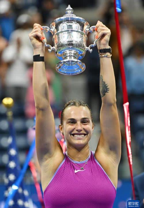 意大利体操选手出色发挥，获得金牌