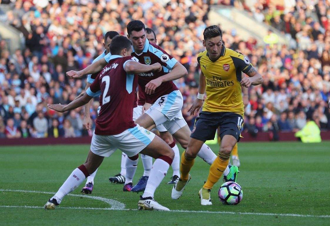 关于沃特福德主场大胜伯恩茅斯，重返胜利轨道的信息