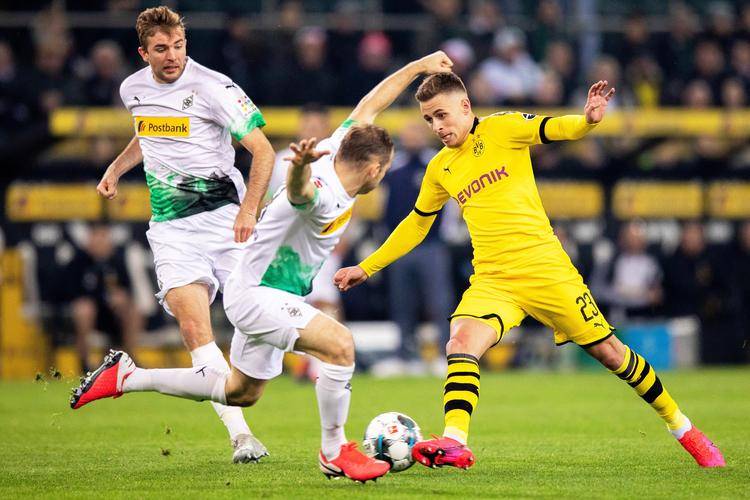 沃尔夫斯堡队主场告负，积分榜上失势