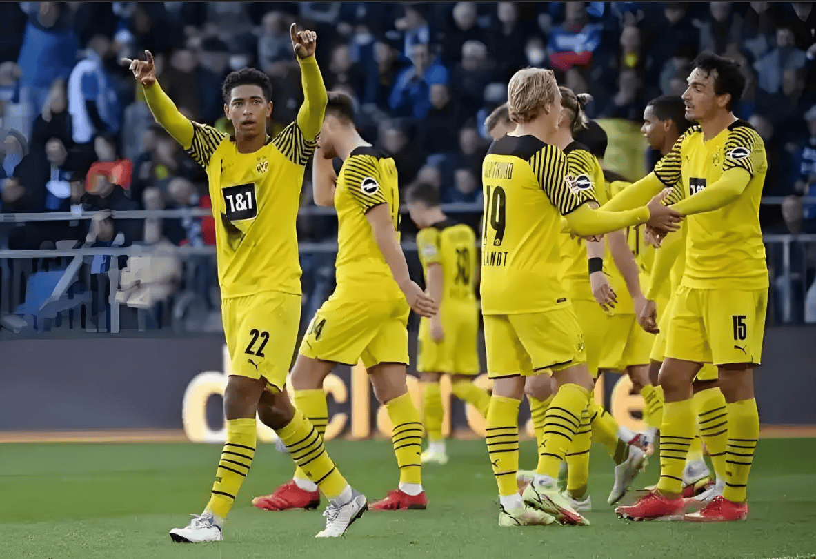 勒沃库森主场力克多特蒙德，实现关键的胜利