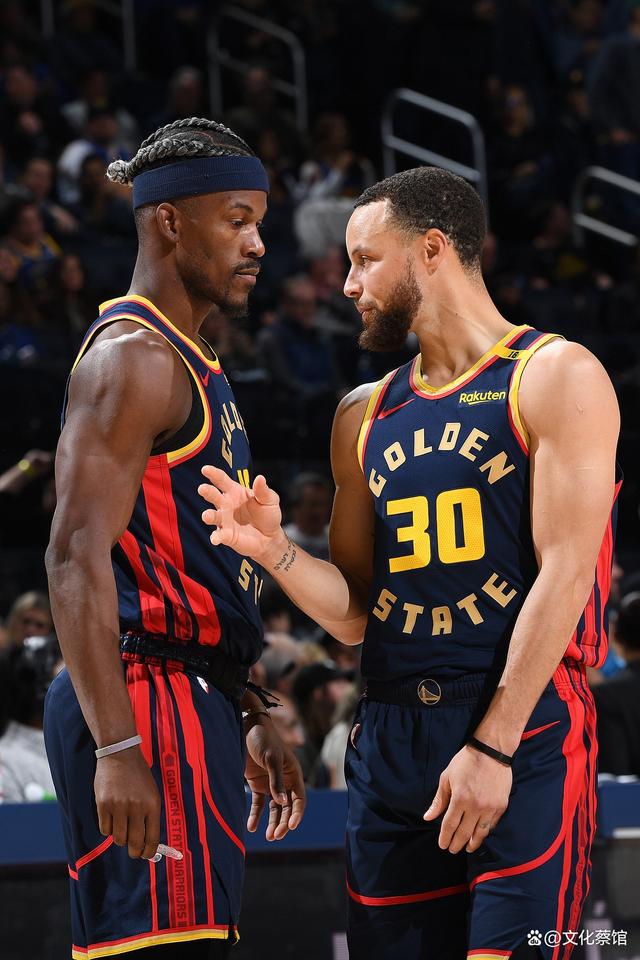 关于勇士球员库里：我们要发扬团队合作取胜的信息