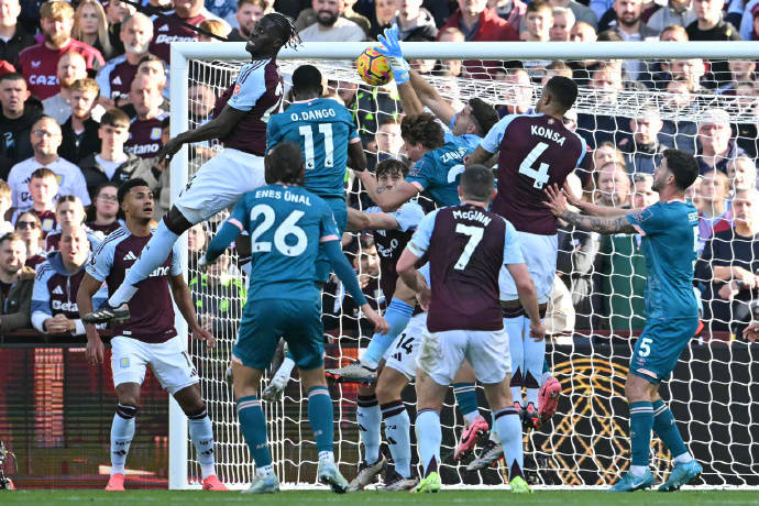 开云体育下载-包含阿斯顿维拉客场胜出，保级形式持续向好的词条