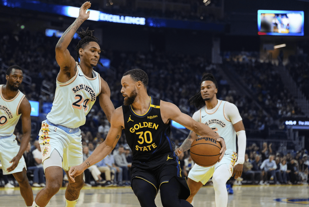 开云官网-勇士胜马刺，库里状态火爆全面发威