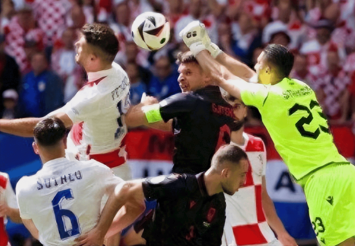 西班牙客场惨负克罗地亚，小组领先地位动摇