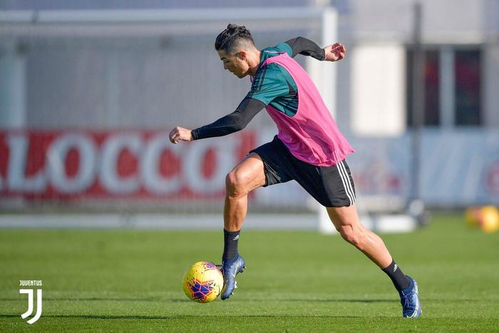 关于尤文图斯主教练积极备战重要比赛的信息