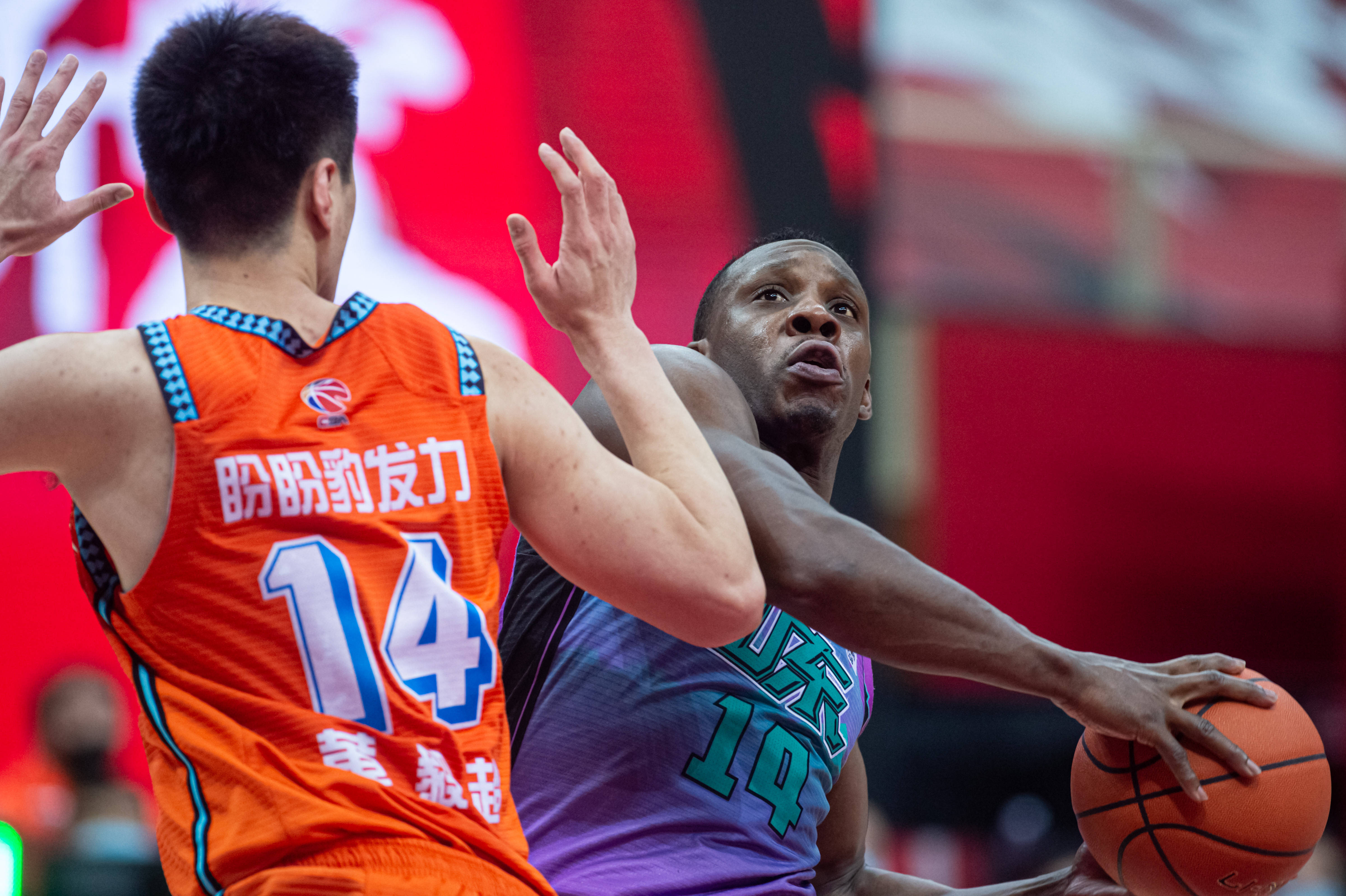 山东西王队在内蒙古垦利队取得胜利