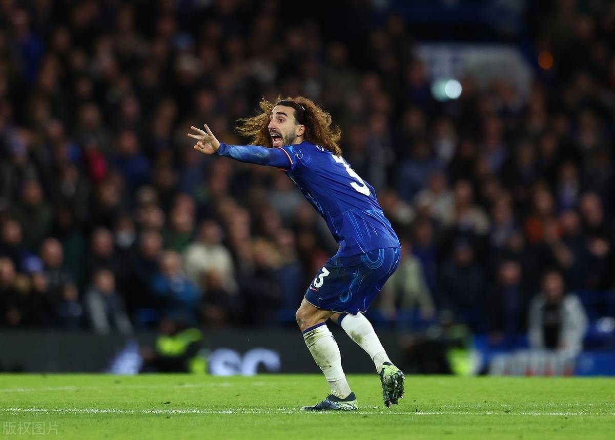 欧冠决赛突发情况，一名球员被红牌罚下的简单介绍