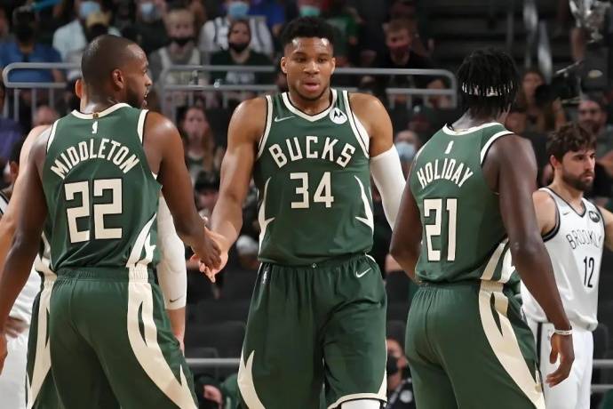 雄鹿击败凯尔特人，字母哥狂砍30+11的简单介绍