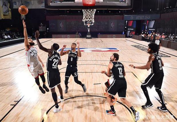 爵士击败独行侠终结连胜纪录