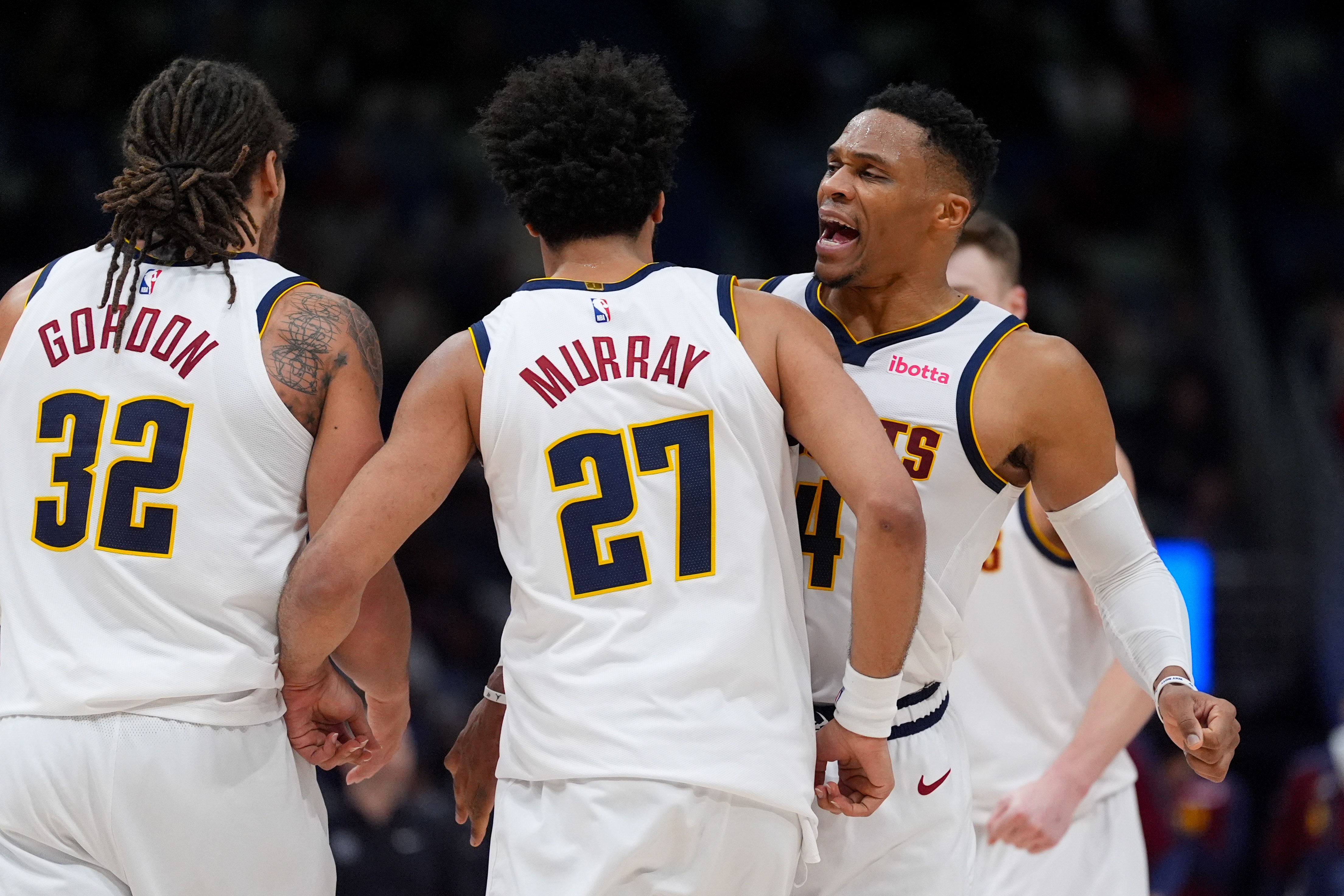 开云体育入口-火箭客场险胜掘金，取得七连胜