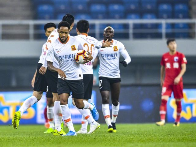 开云体育中国-深圳佳兆业客场不敌武汉卓尔，遭遇失利