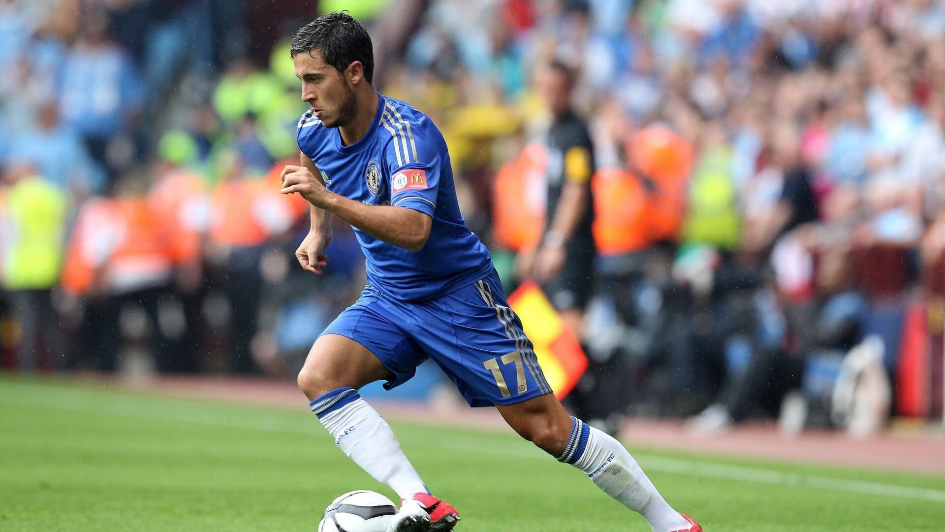 开云体育官网-双线战争，德布劳内的孤星闪耀与阿尔及利亚的沙漠风暴