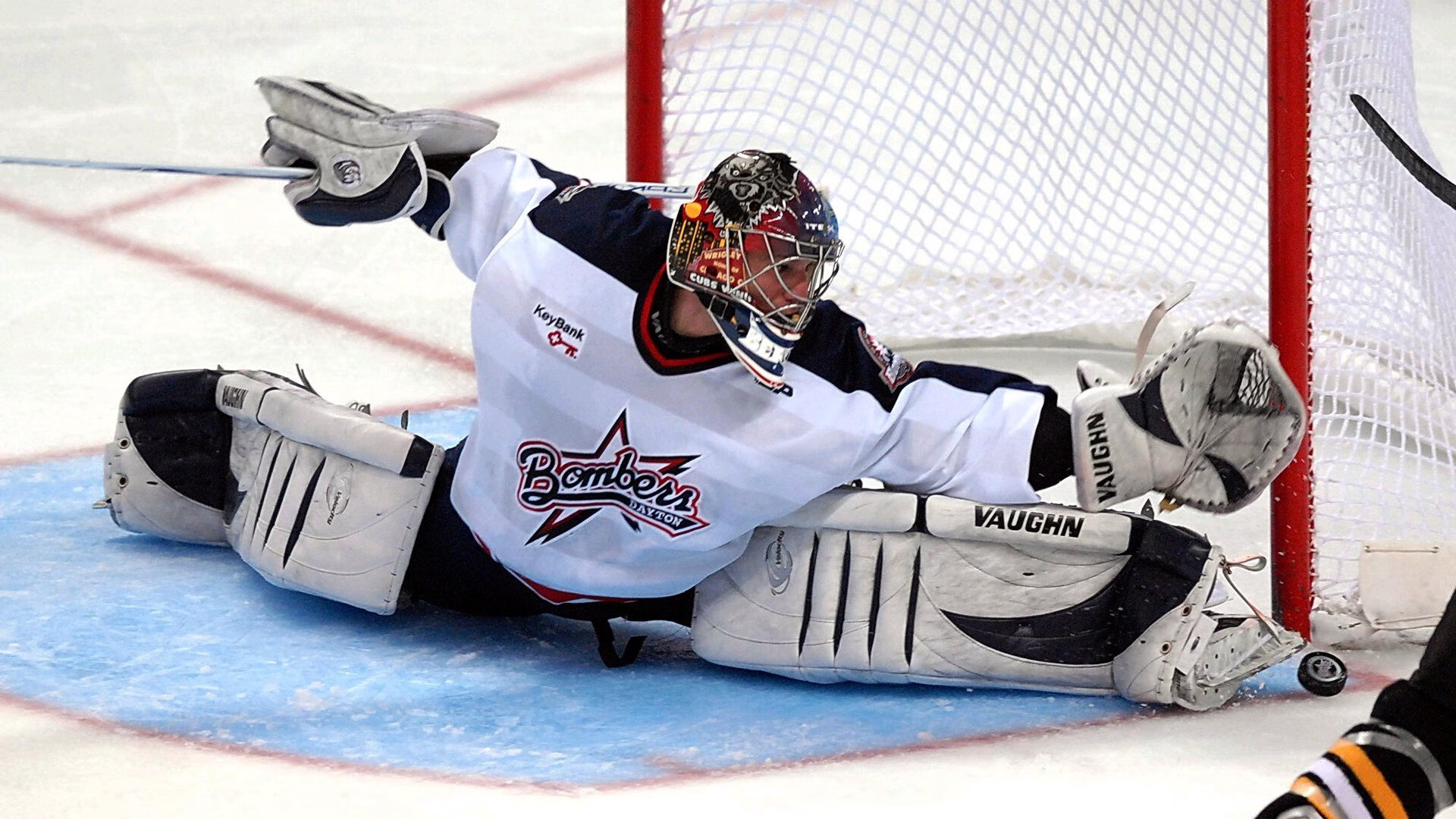 澳网大寒轻取温网余温,辛纳用新冰统治全场